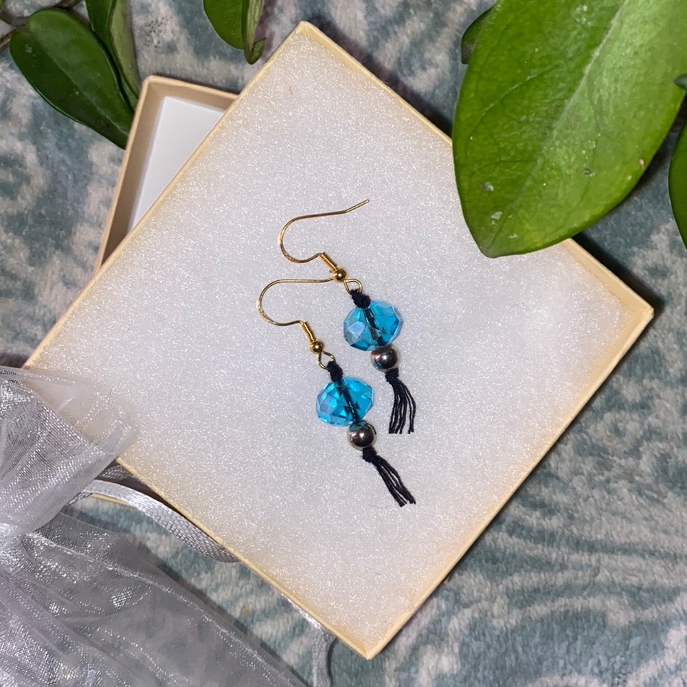 Hand Crafted Macrame Style Beaded Fringe Gold Toned Dangle Earrings Earth Theme